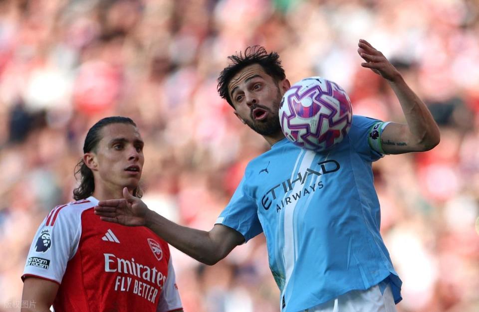 inews, 捂裆部, B席被击中 inews, 捂裆部, B席被击中